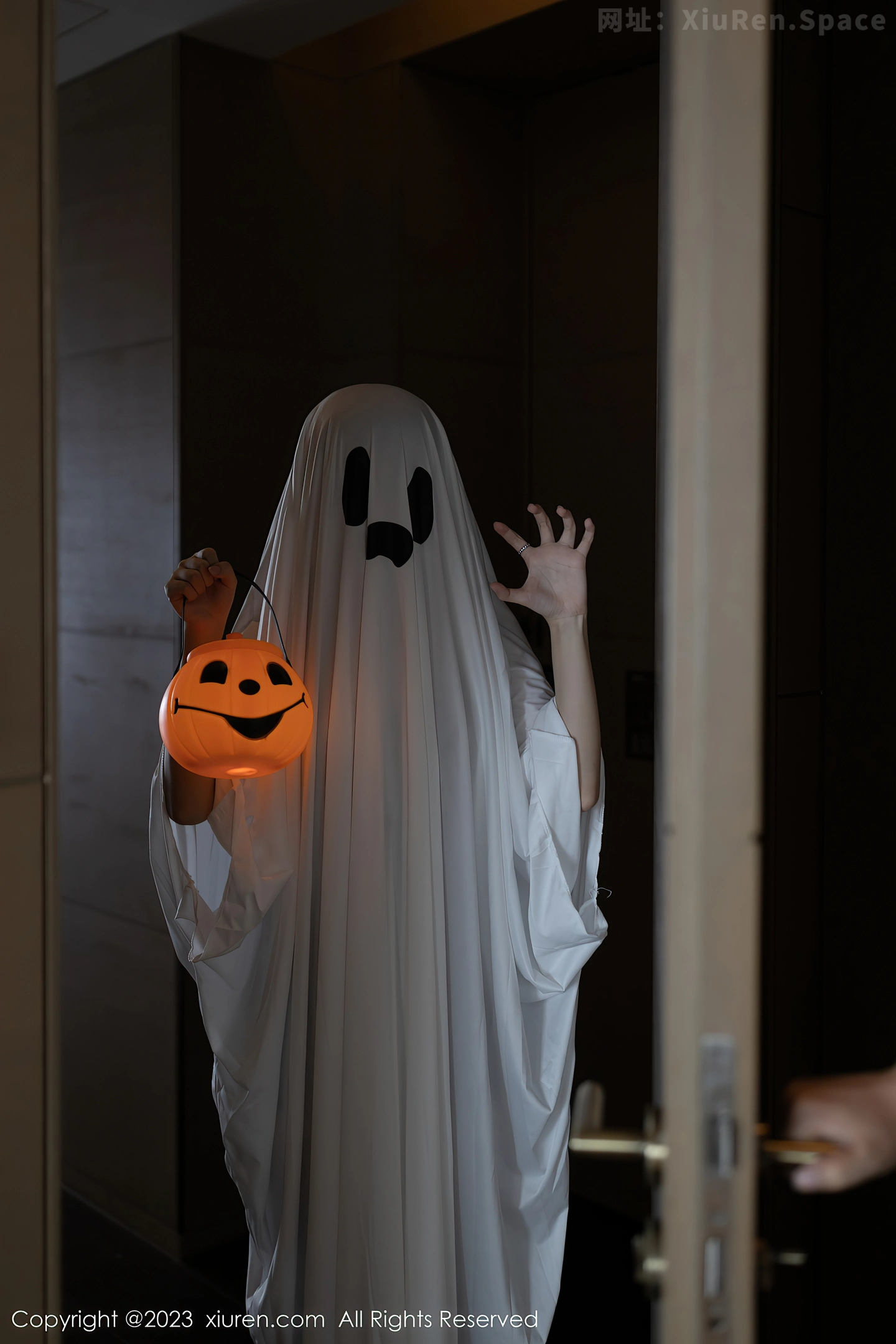 图片[3]-[XiuRen秀人网]VOL.7649 模特幼幼性感黑色皮质情趣服饰配黑丝吊袜秀完美身材诱惑写真80P-秀人网官方网站